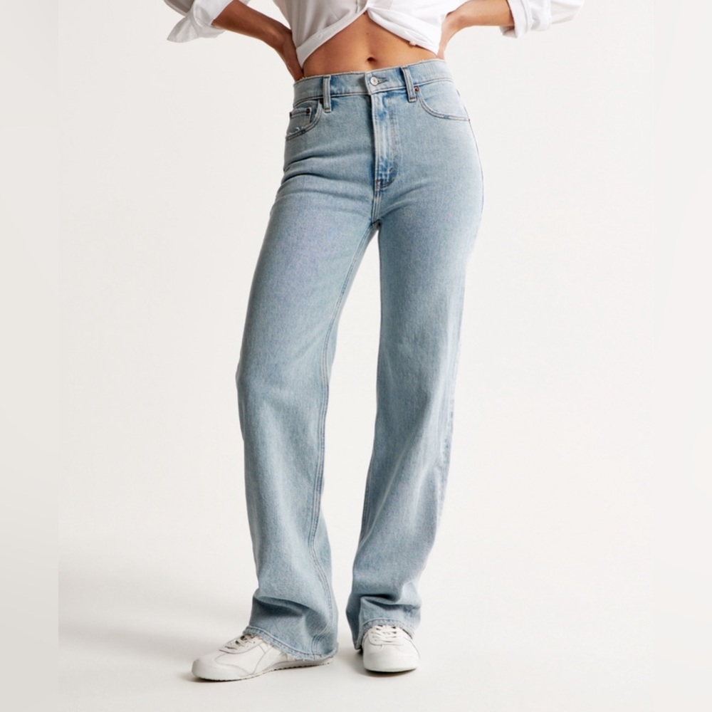 Abercrombie Curve Love High Rise 90’s Relaxed Jean